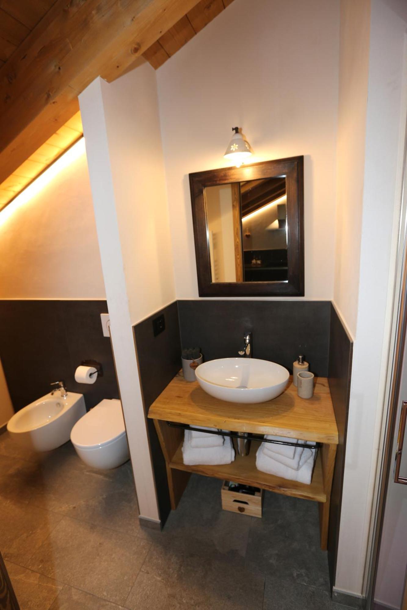 L'Abri En Ville - Parcheggio Privato A 100 Mt Ed Accesso Con Auto Nell'Area Pedonale อาออสตา ภายนอก รูปภาพ