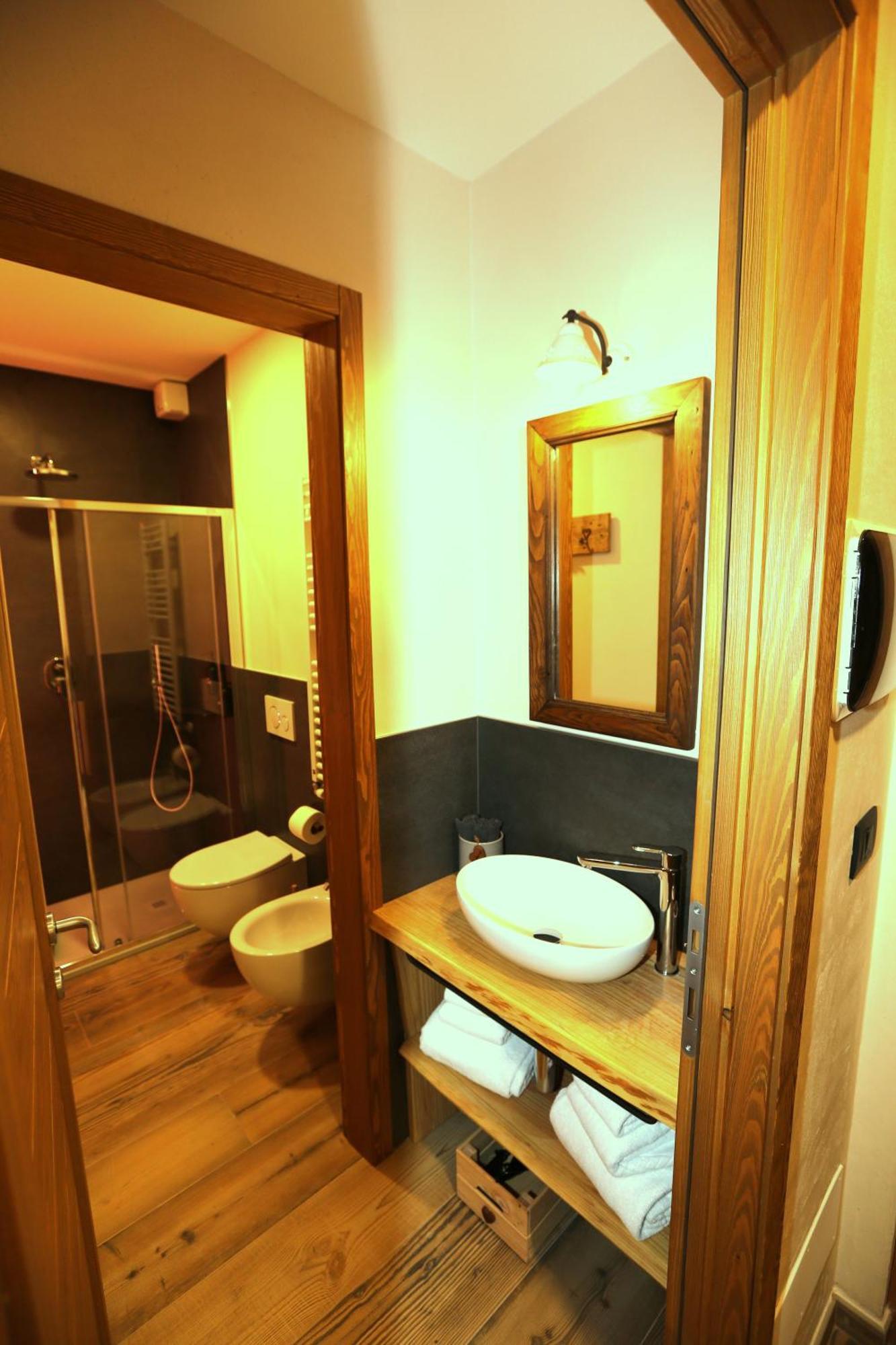L'Abri En Ville - Parcheggio Privato A 100 Mt Ed Accesso Con Auto Nell'Area Pedonale อาออสตา ภายนอก รูปภาพ